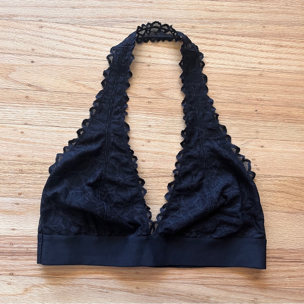 PINK Victoria's Secret Lace Halter Bralette
